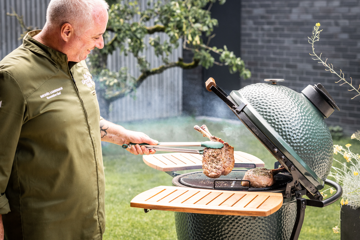 Big Green Egg със стойка и масички - Image 8