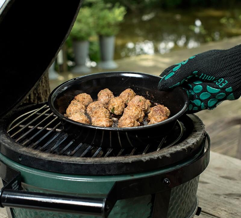 КРЪГЛА ТАВИЧКА С НЕЗАЛЕПВАЩО ПОКРИТИЕ